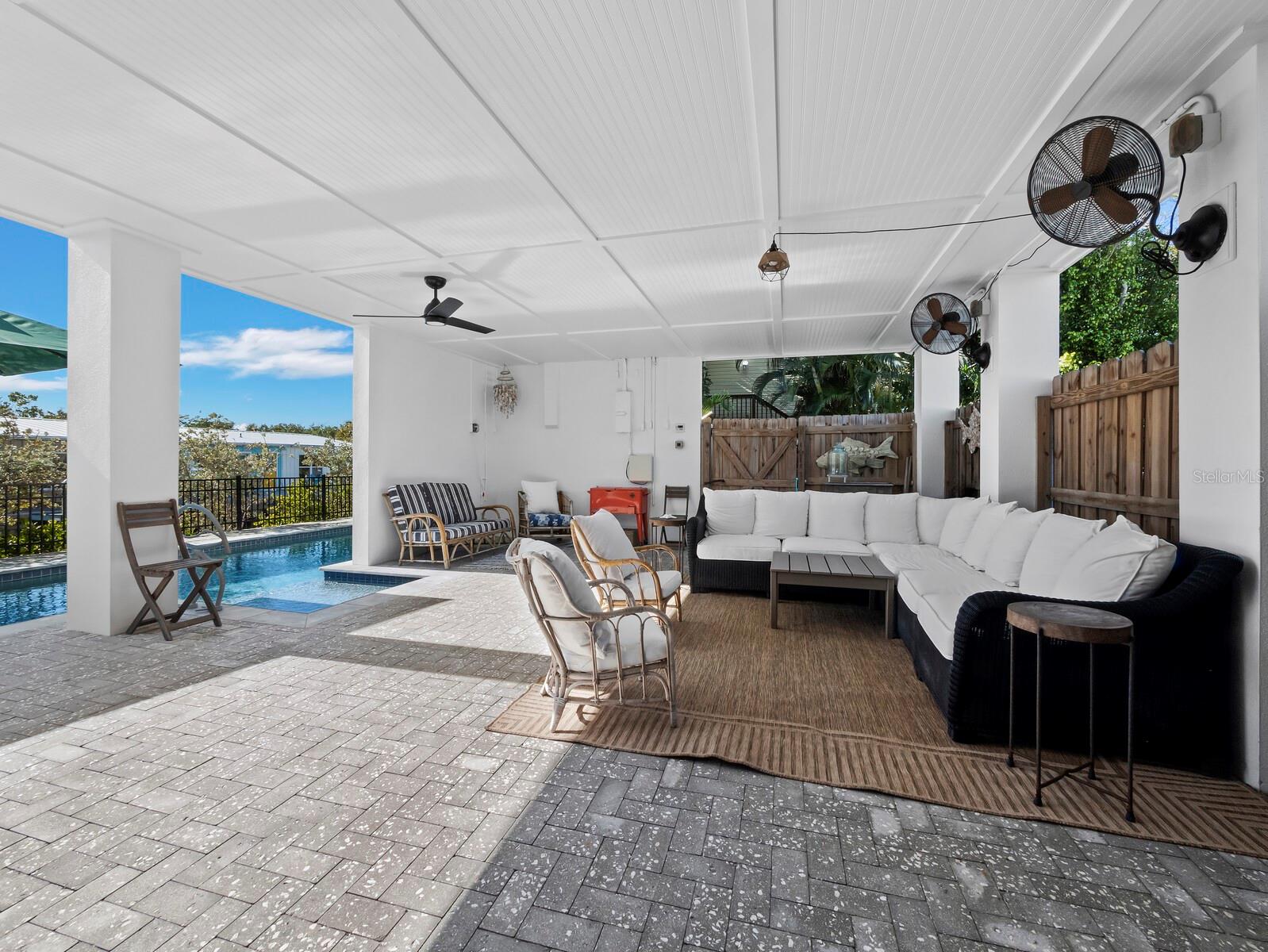 Image 6 of 53 For 758 Saint Judes Drive N