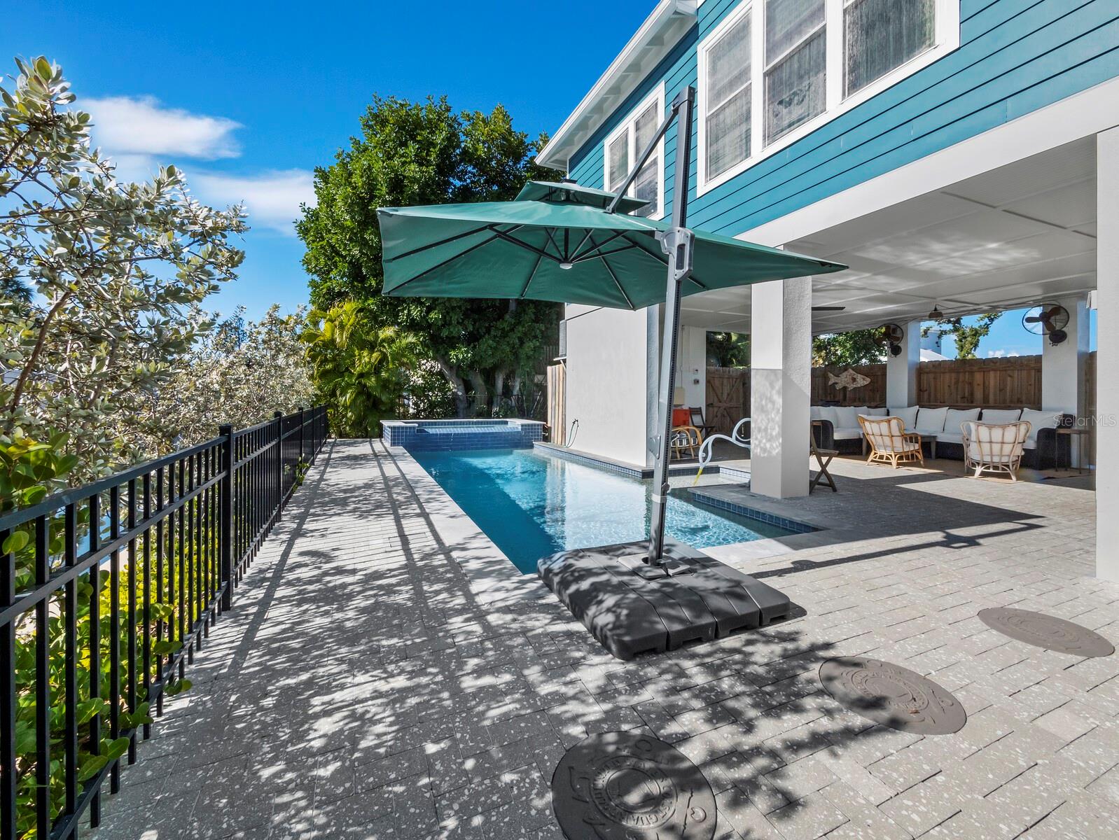 Image 8 of 53 For 758 Saint Judes Drive N