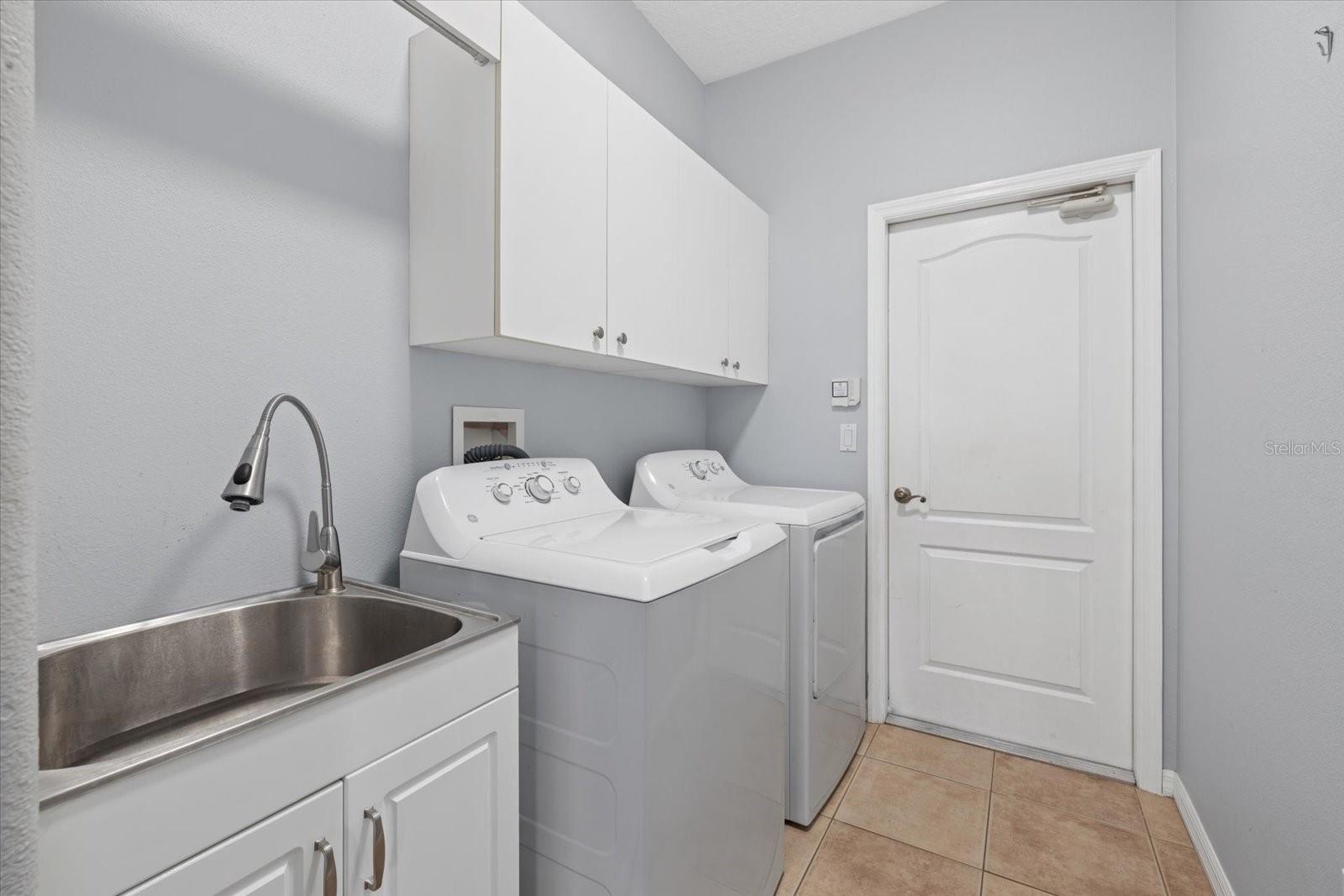 Image 18 of 48 For 4046 Green Tree Avenue