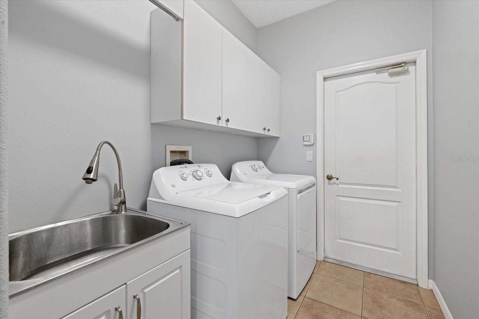 Image 22 of 48 For 4046 Green Tree Avenue