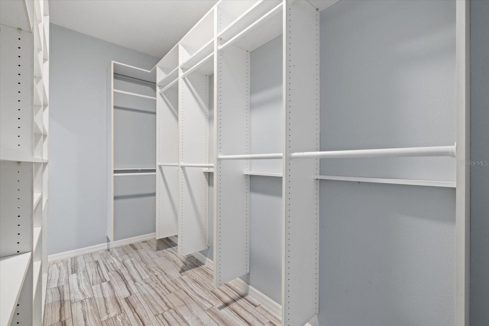 Image 27 of 48 For 4046 Green Tree Avenue