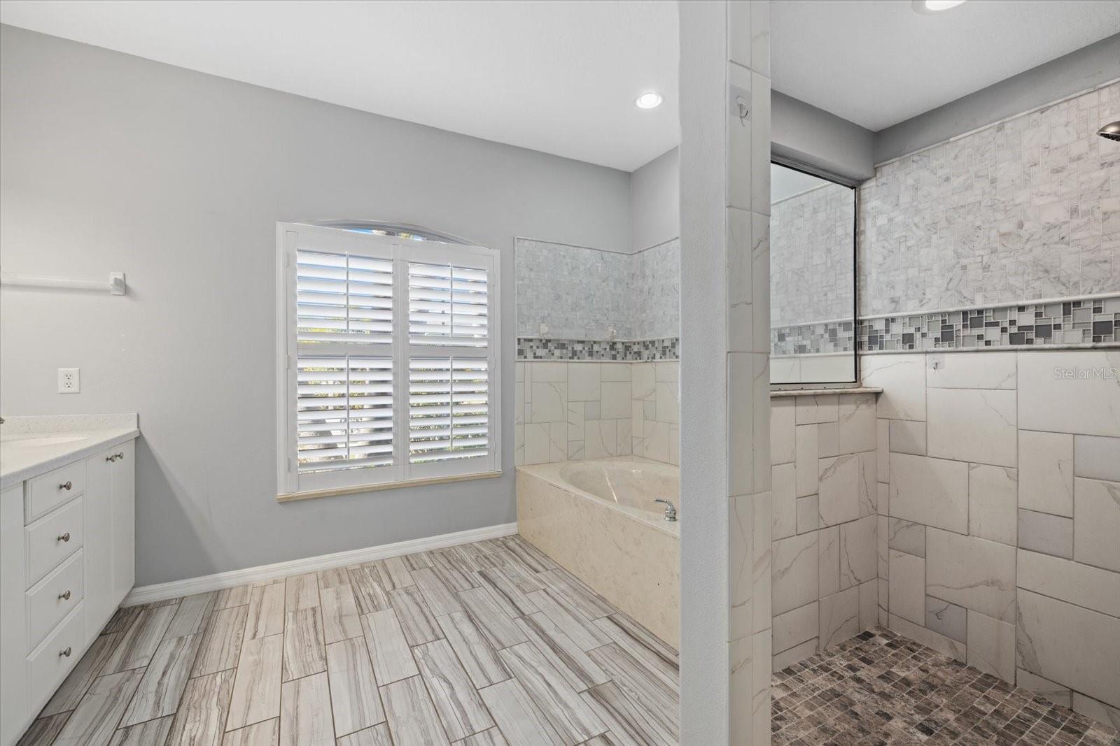 Image 28 of 48 For 4046 Green Tree Avenue