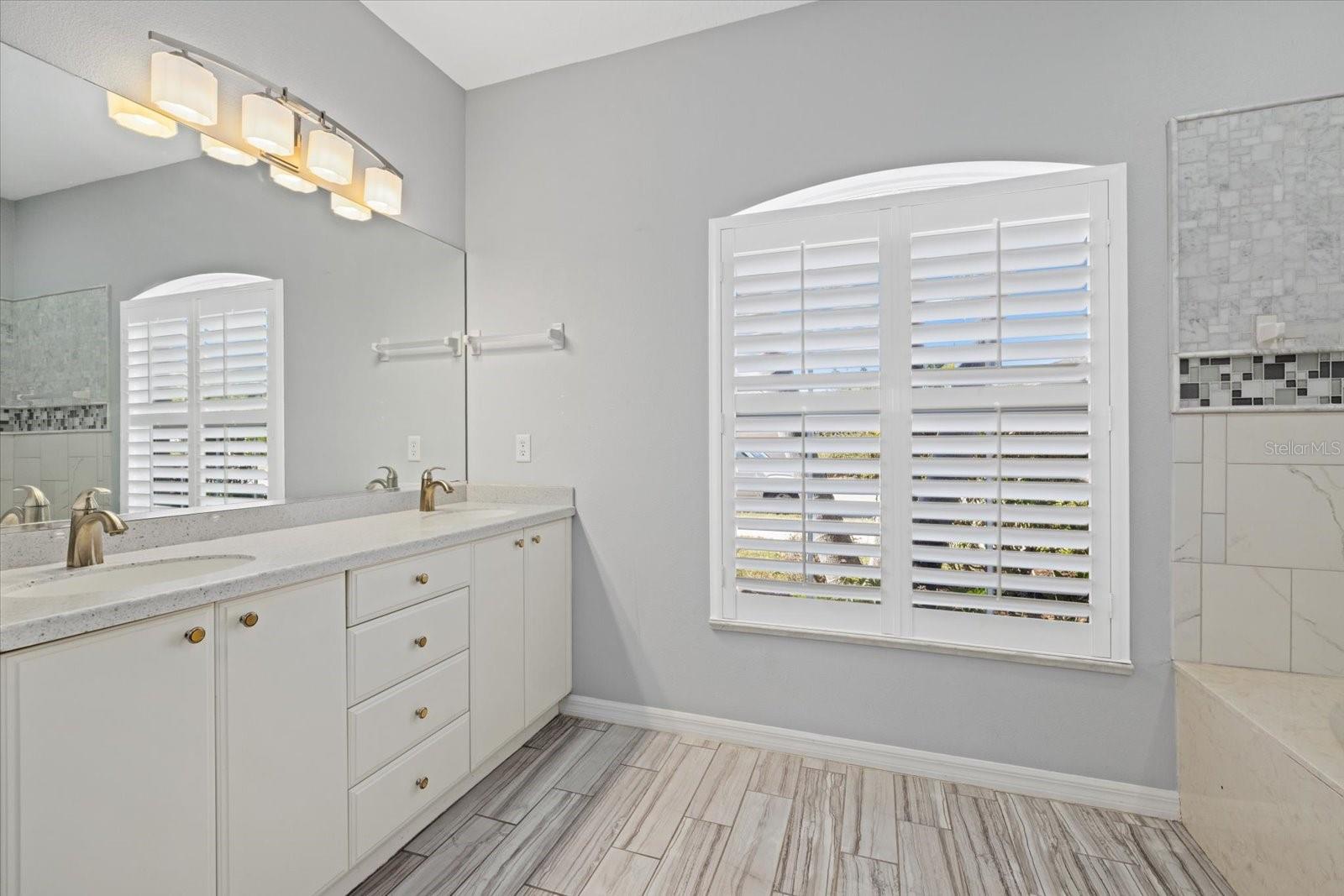 Image 29 of 48 For 4046 Green Tree Avenue