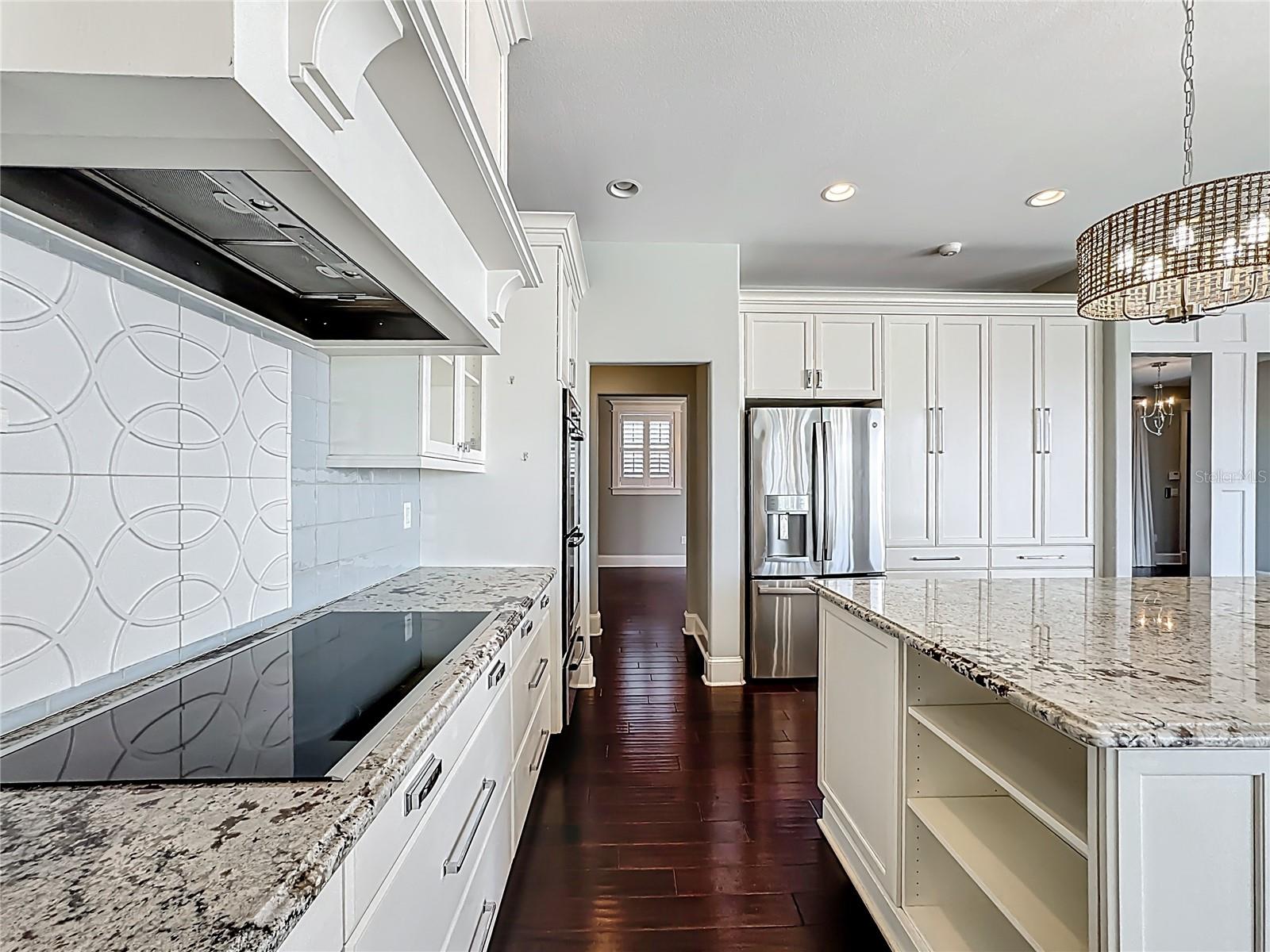 Listing photo id 14 for 529 77th Street