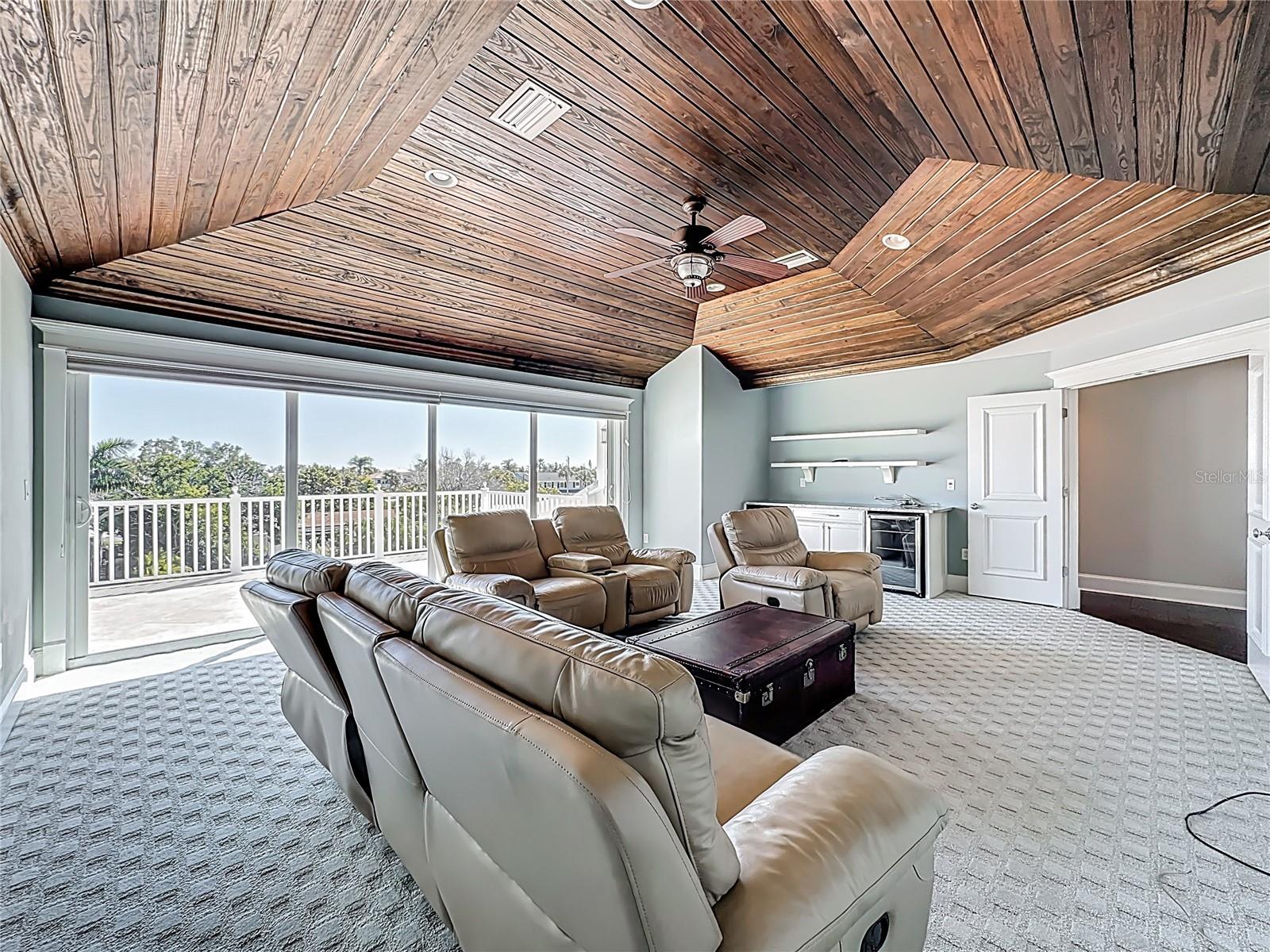 Listing photo id 30 for 529 77th Street