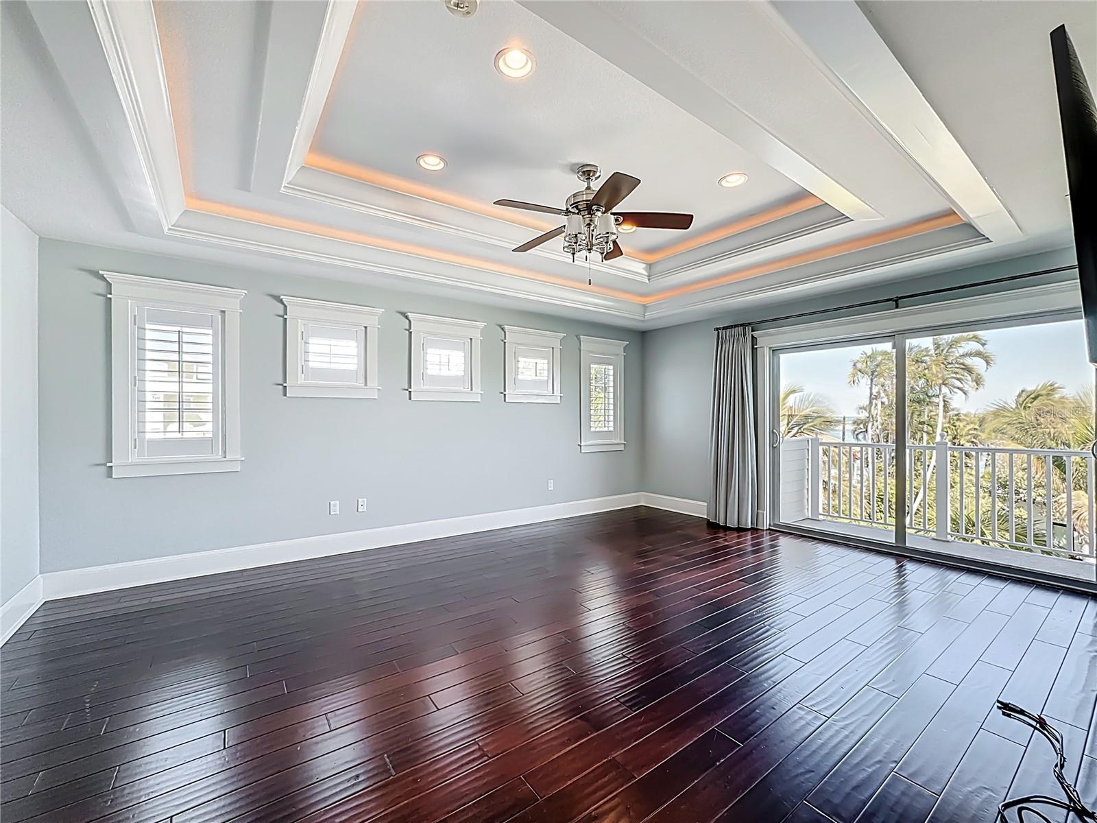 Listing photo id 32 for 529 77th Street