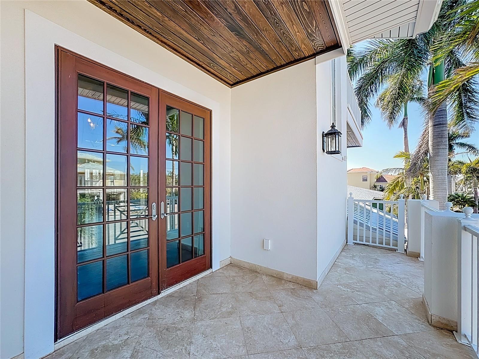 Listing photo id 2 for 529 77th Street