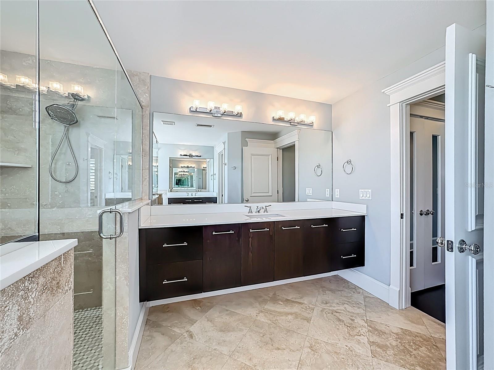 Listing photo id 38 for 529 77th Street