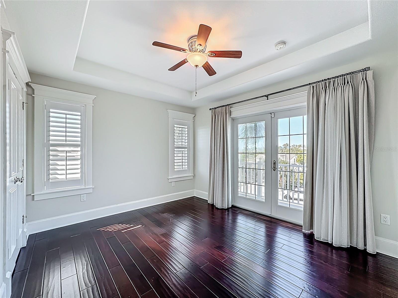 Listing photo id 41 for 529 77th Street