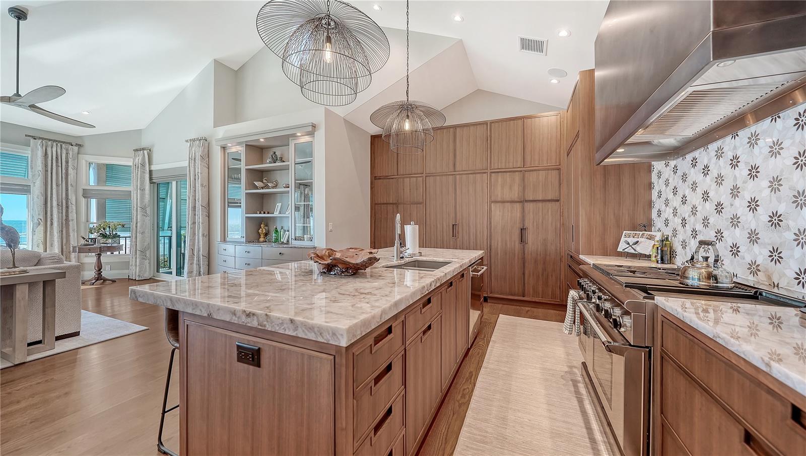 Image 15 of 73 For 95 52nd Street