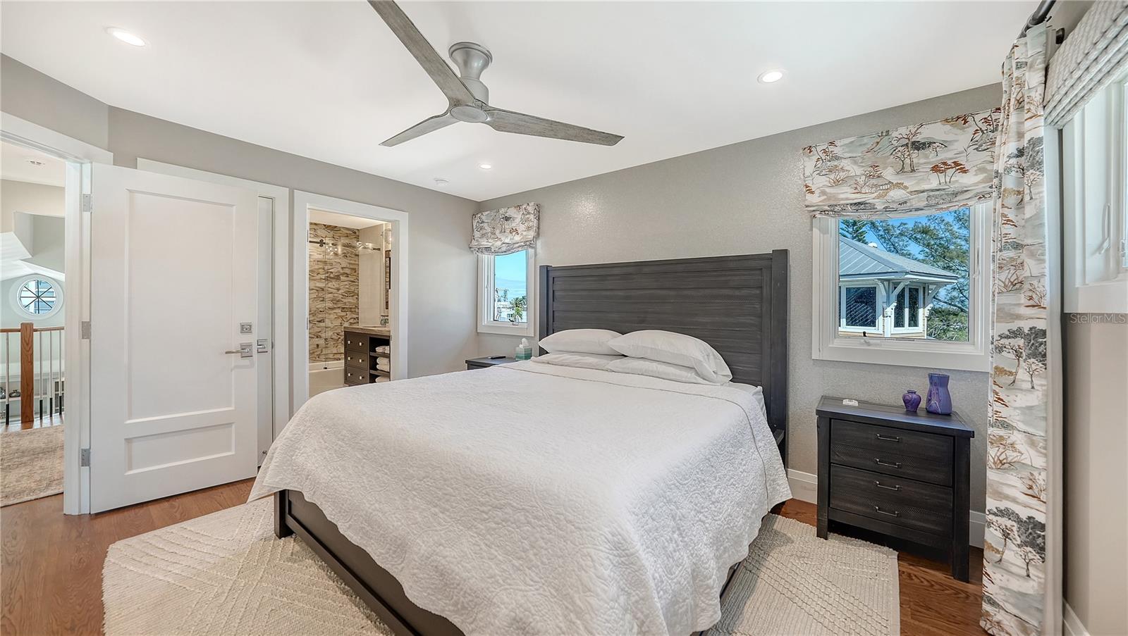 Image 38 of 73 For 95 52nd Street