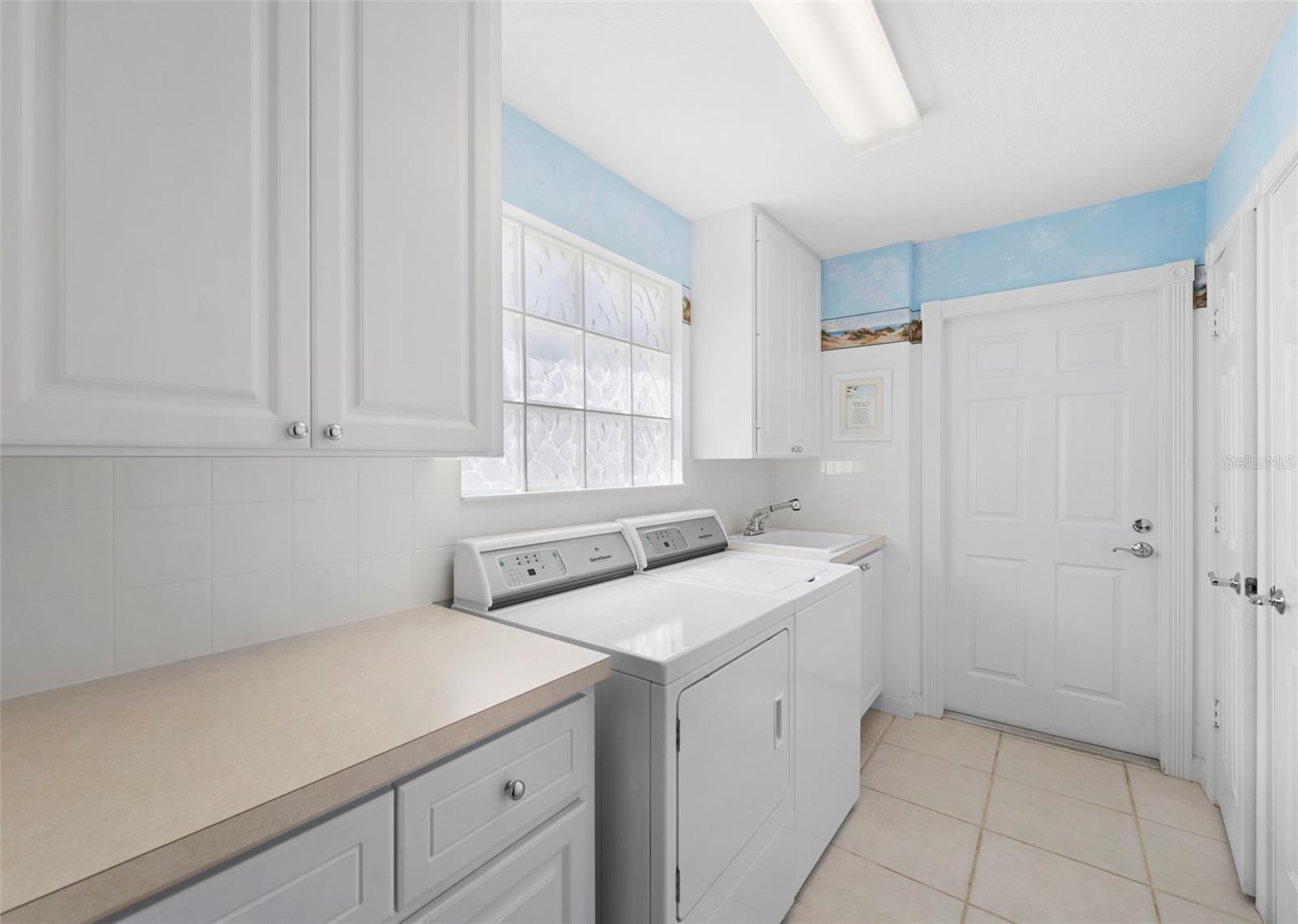 Image 31 of 43 For 7517 Renato Court