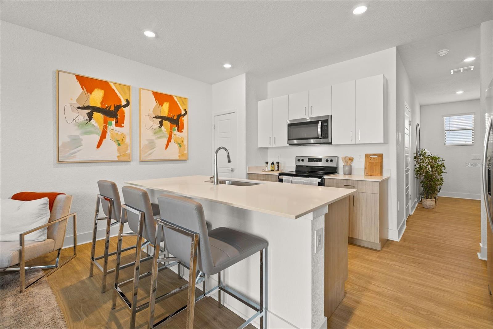 Image 10 of 29 For 8054 Gulfstream Court