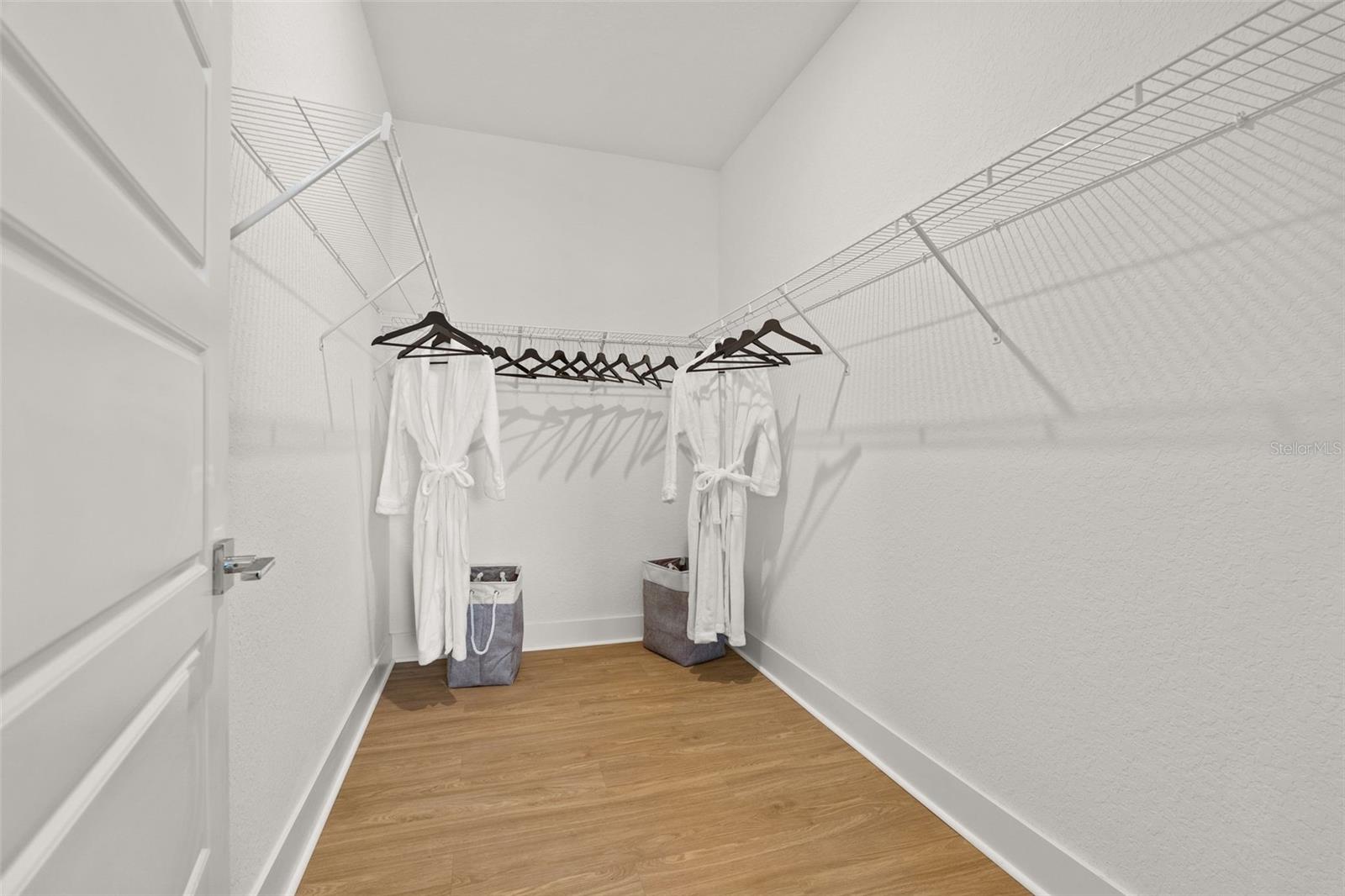 Image 21 of 29 For 8054 Gulfstream Court