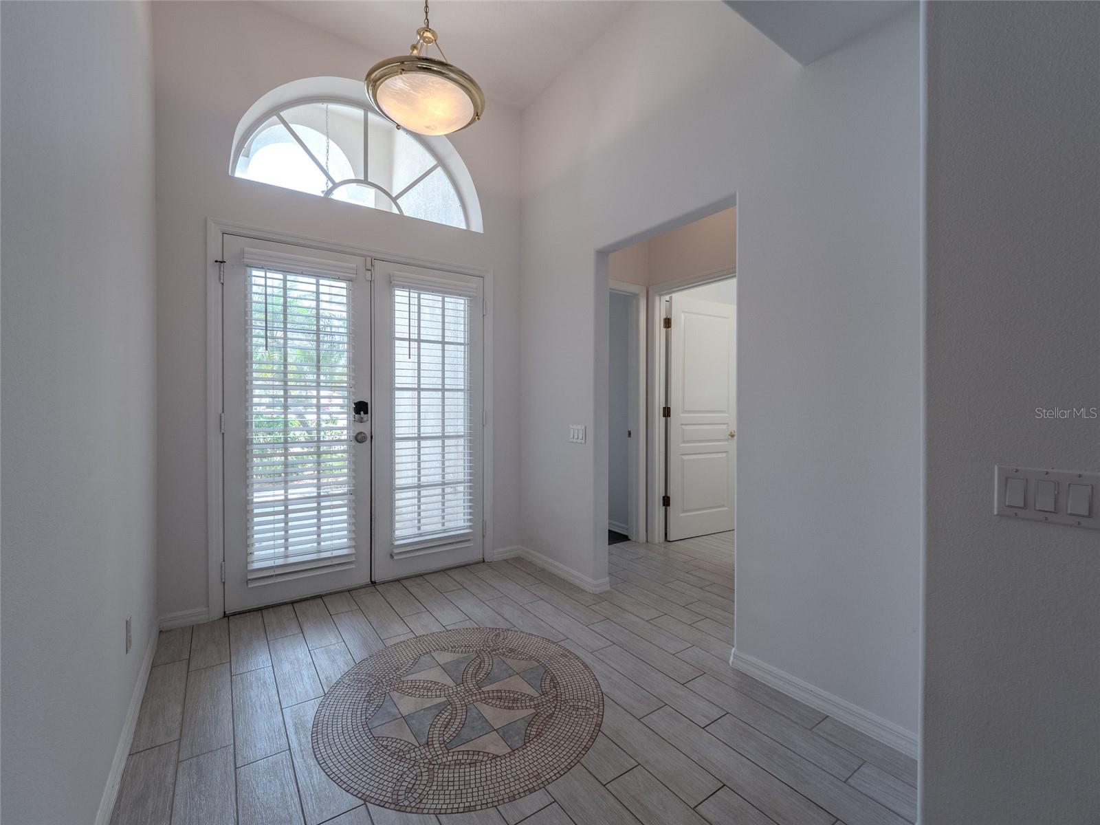 Image 10 of 70 For 6721 Oak Manor Drive