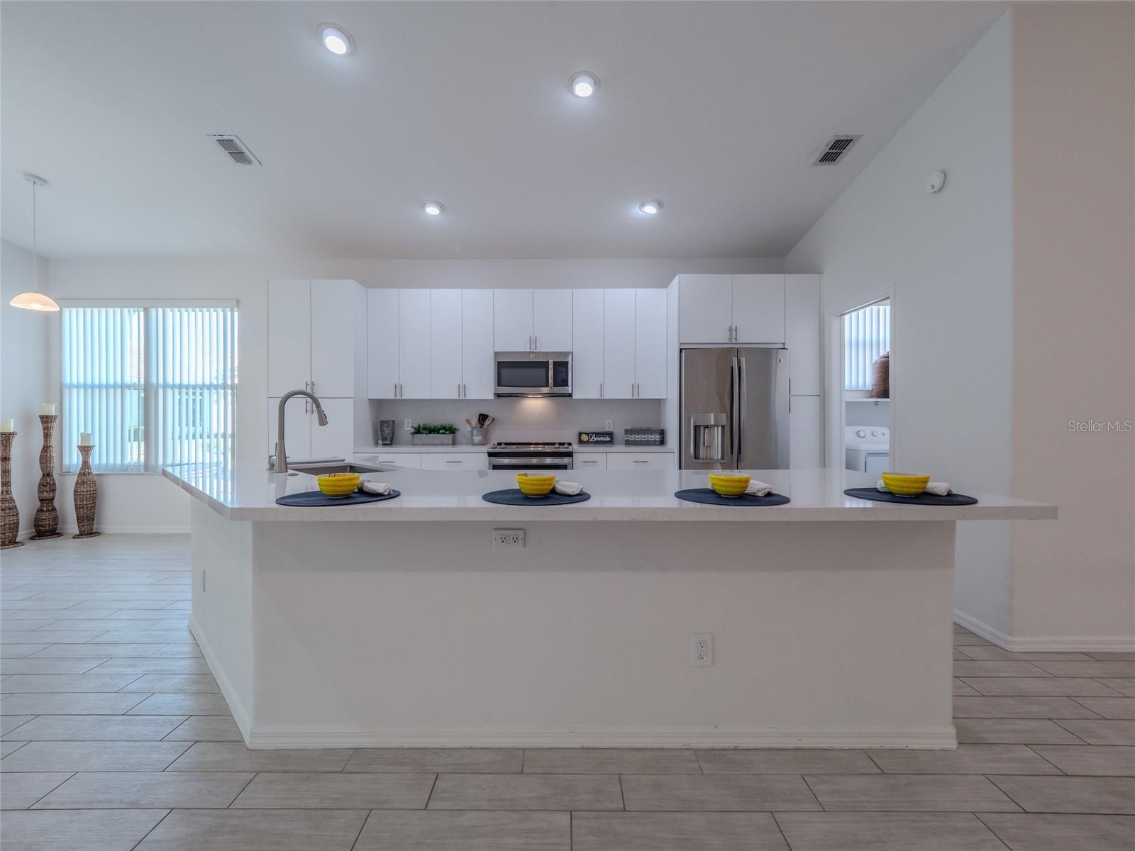 Image 17 of 70 For 6721 Oak Manor Drive