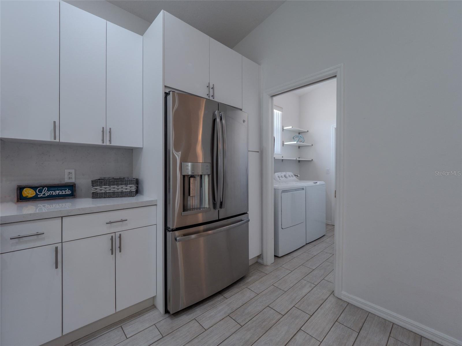 Image 24 of 70 For 6721 Oak Manor Drive