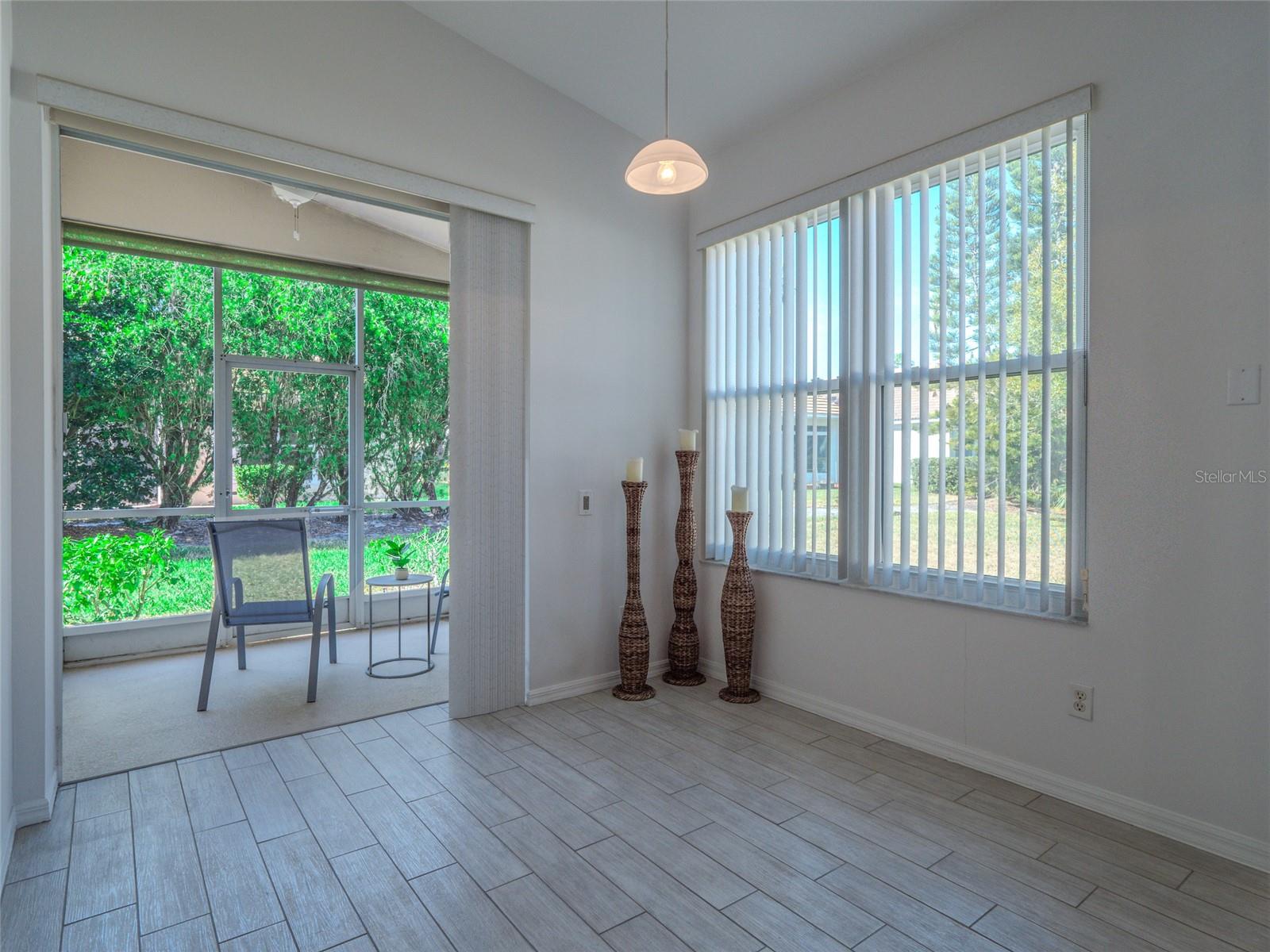 Image 29 of 70 For 6721 Oak Manor Drive