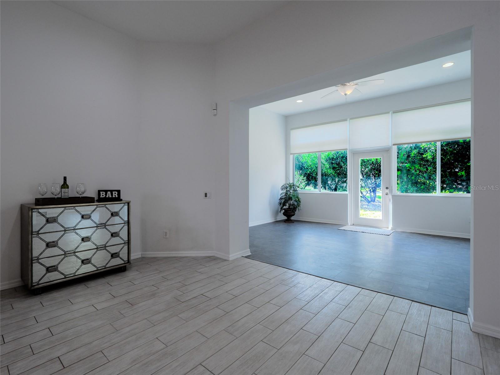 Image 31 of 70 For 6721 Oak Manor Drive