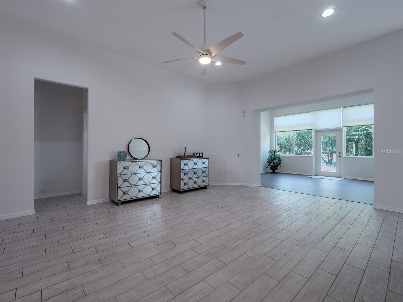 Image 35 of 70 For 6721 Oak Manor Drive