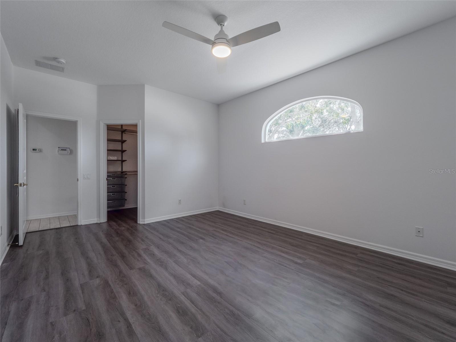 Image 38 of 70 For 6721 Oak Manor Drive