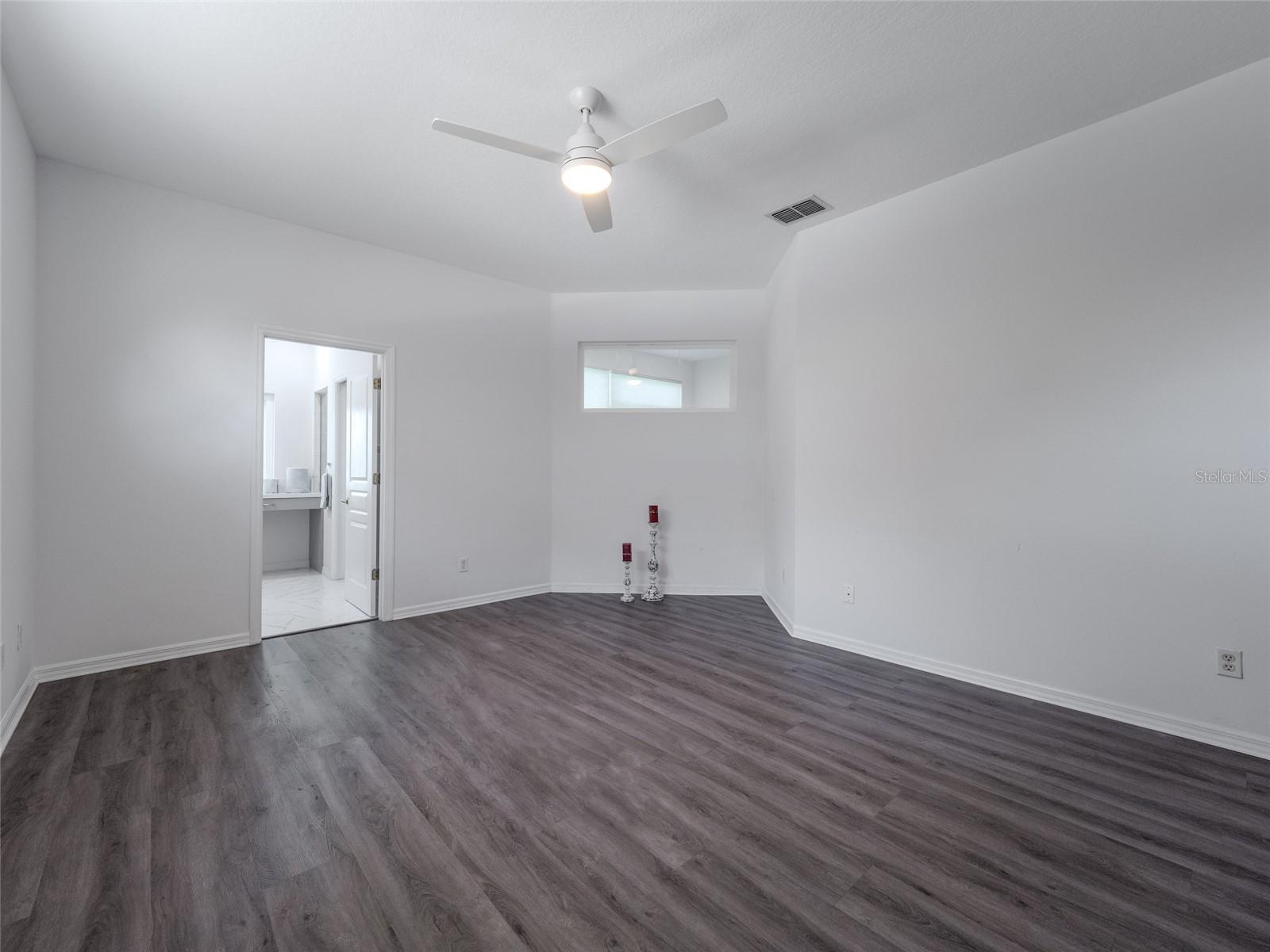 Image 41 of 70 For 6721 Oak Manor Drive