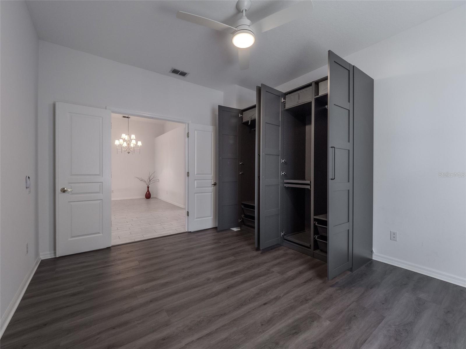 Image 48 of 70 For 6721 Oak Manor Drive