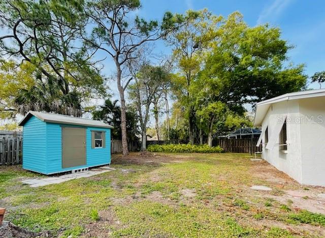 Image 24 of 25 For 2208 Robinson Avenue