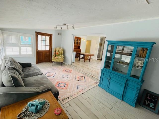 Image 8 of 25 For 2208 Robinson Avenue