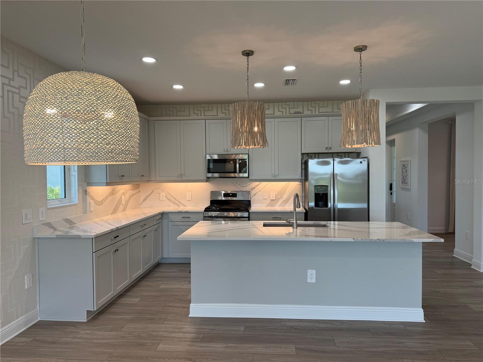 Image 9 of 49 For 1007 Waterline Court