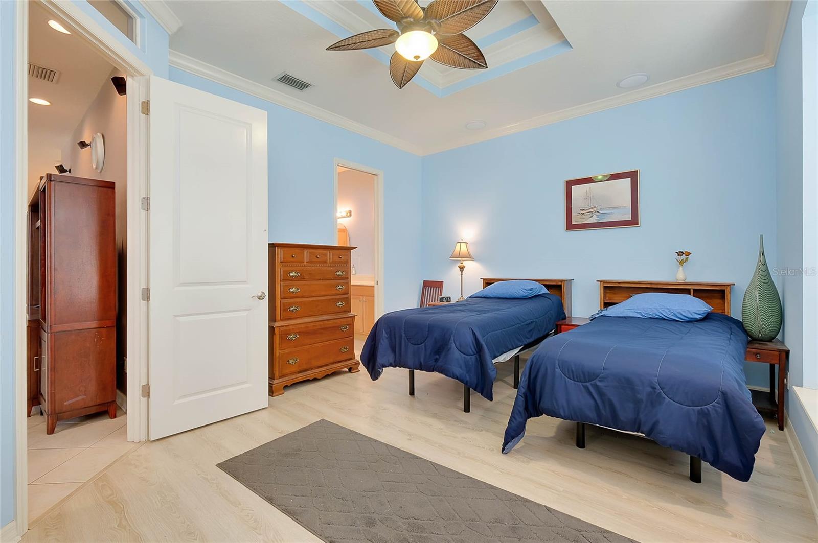 Image 25 of 73 For 7303 Hamilton Road