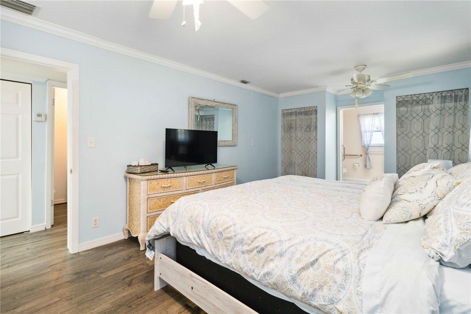 Image 23 of 69 For 3102 34th Avenue