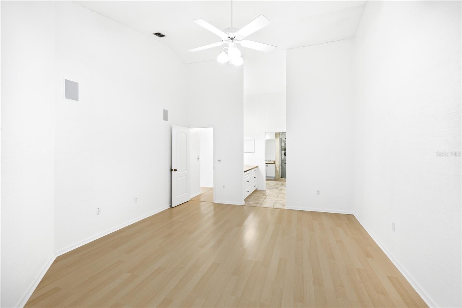 Image 21 of 57 For 1648 Starling Drive 202