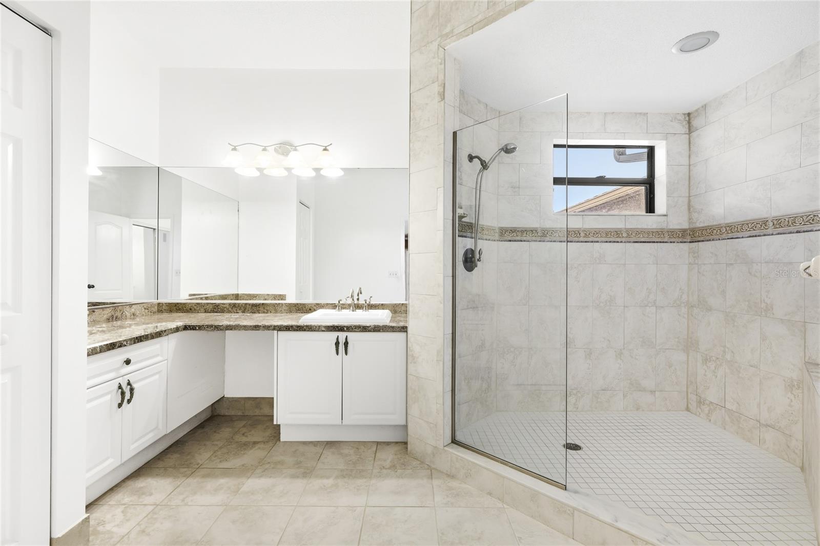 Image 23 of 57 For 1648 Starling Drive 202