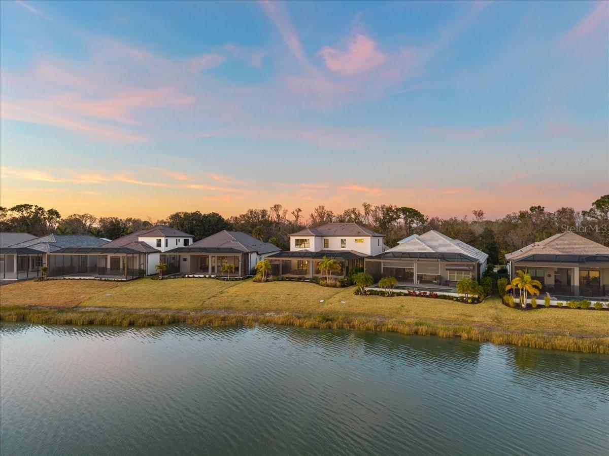 Image 4 of 71 For 6349 Isla Del Ray Avenue