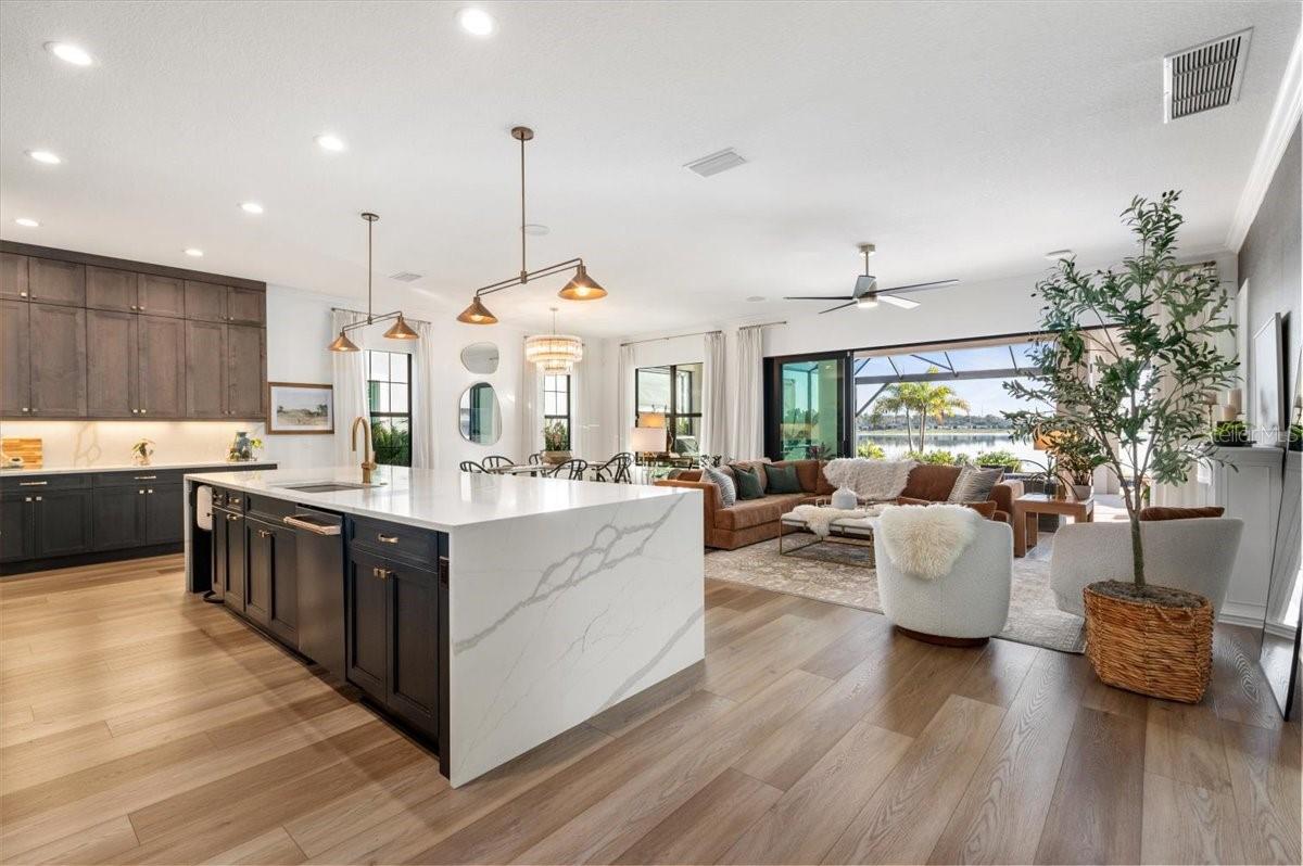 Image 9 of 71 For 6349 Isla Del Ray Avenue