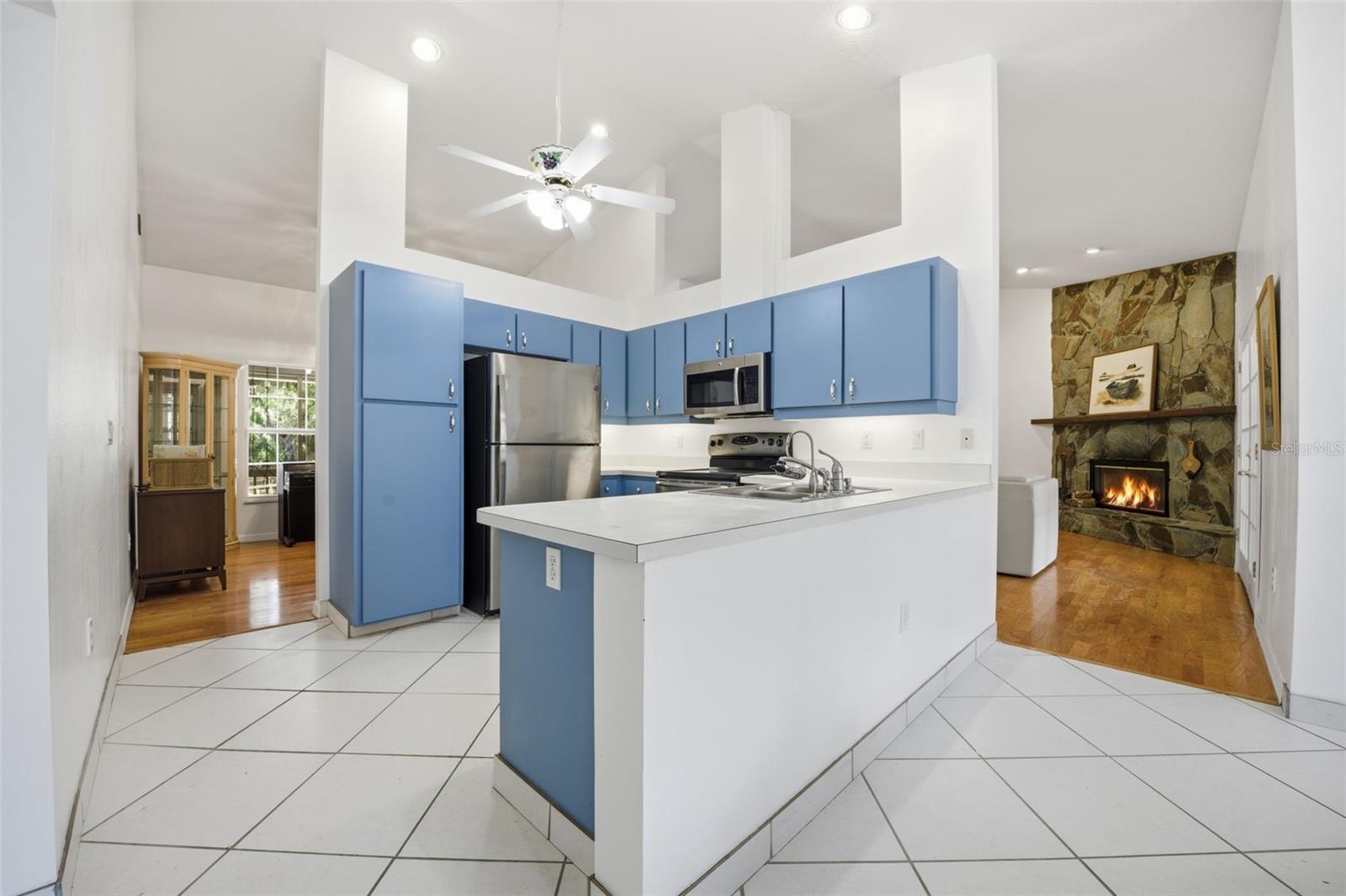 Image 15 of 34 For 10205 28th Ave E