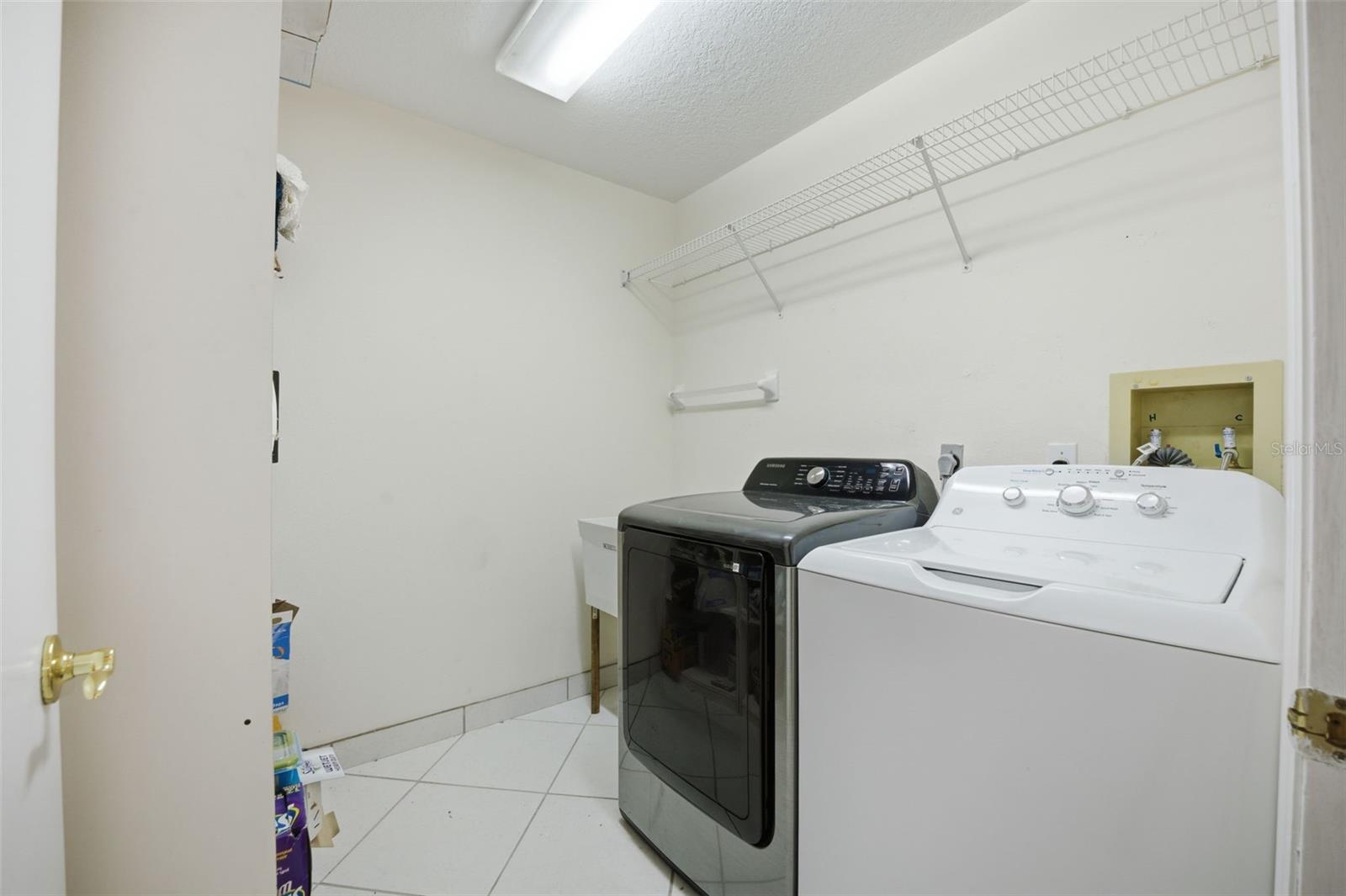 Image 22 of 34 For 10205 28th Ave E