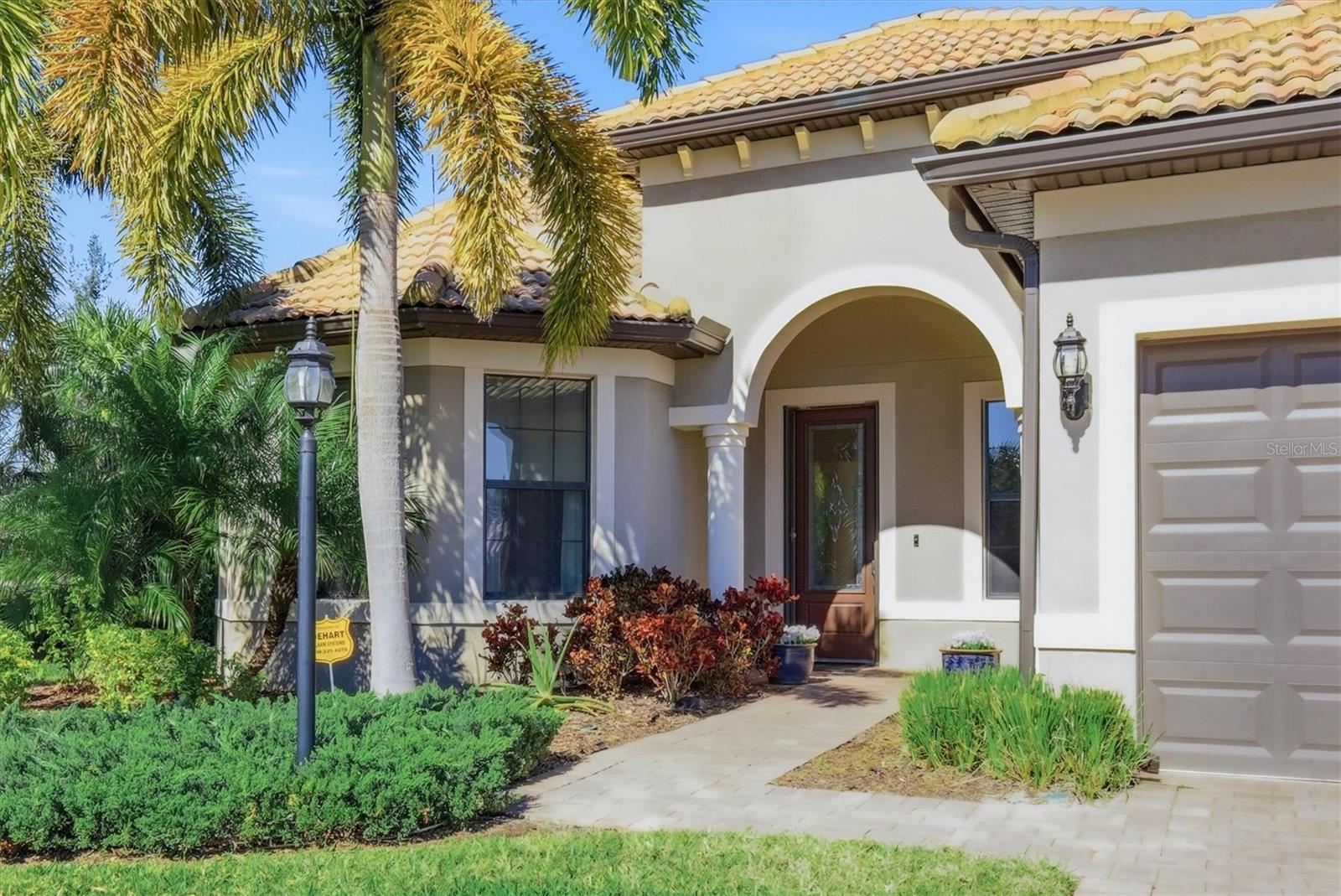 Image 4 of 75 For 17203 Corinna Place