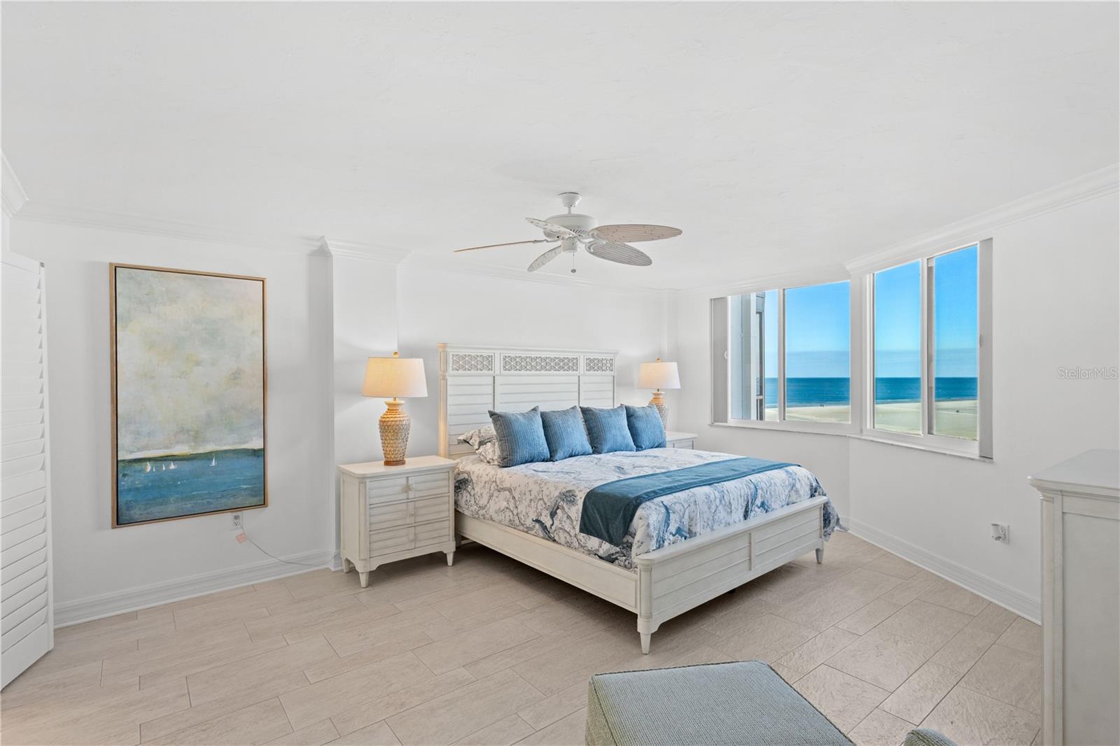 Image 16 of 39 For 5880 Midnight Pass Road 804