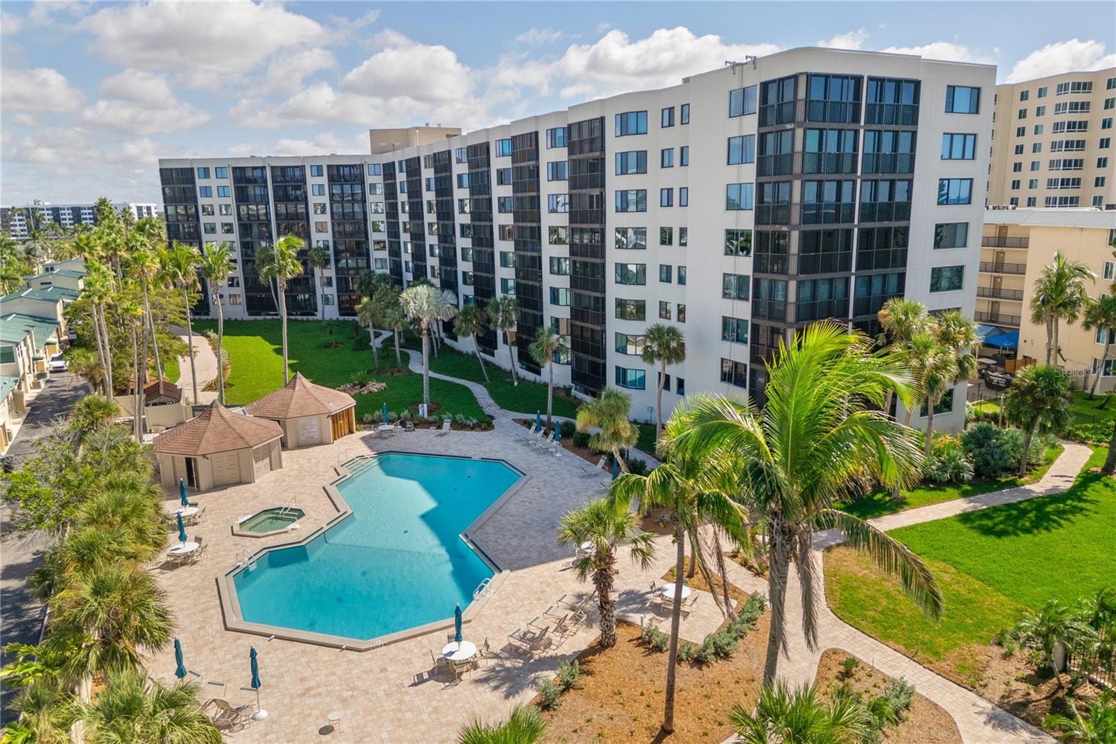 Image 37 of 39 For 5880 Midnight Pass Road 804