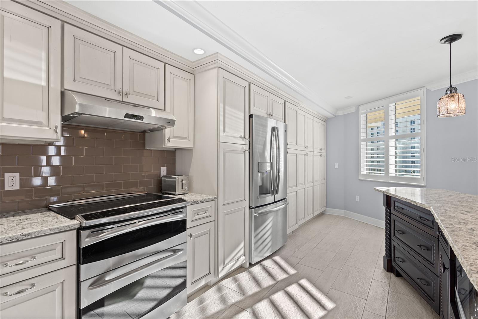 Image 4 of 39 For 5880 Midnight Pass Road 804