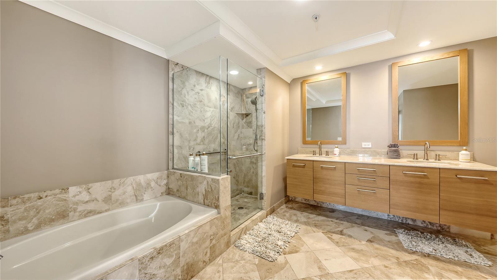 Image 20 of 35 For 1350 Main Street 712