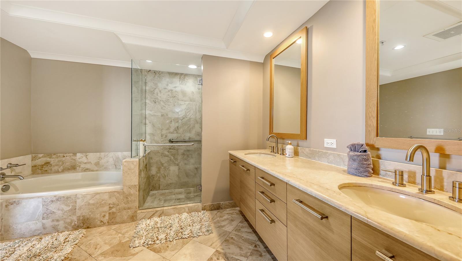 Image 21 of 35 For 1350 Main Street 712