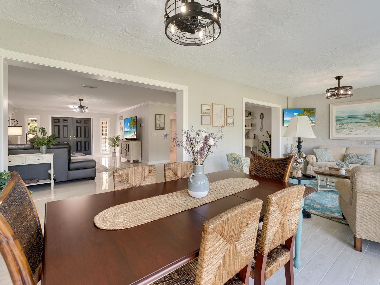 Image 16 of 51 For 6994 Country Club Drive N