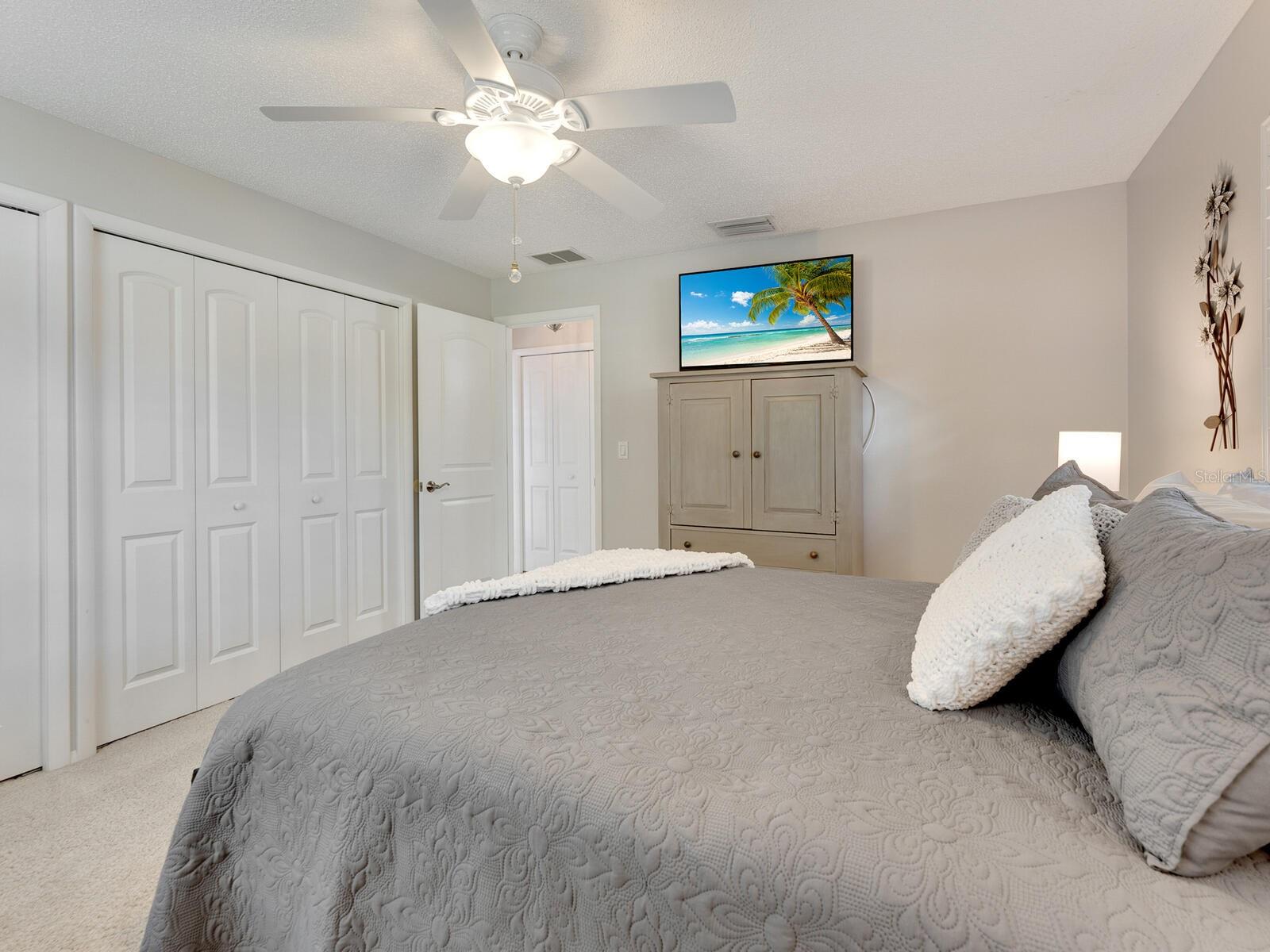 Image 25 of 51 For 6994 Country Club Drive N