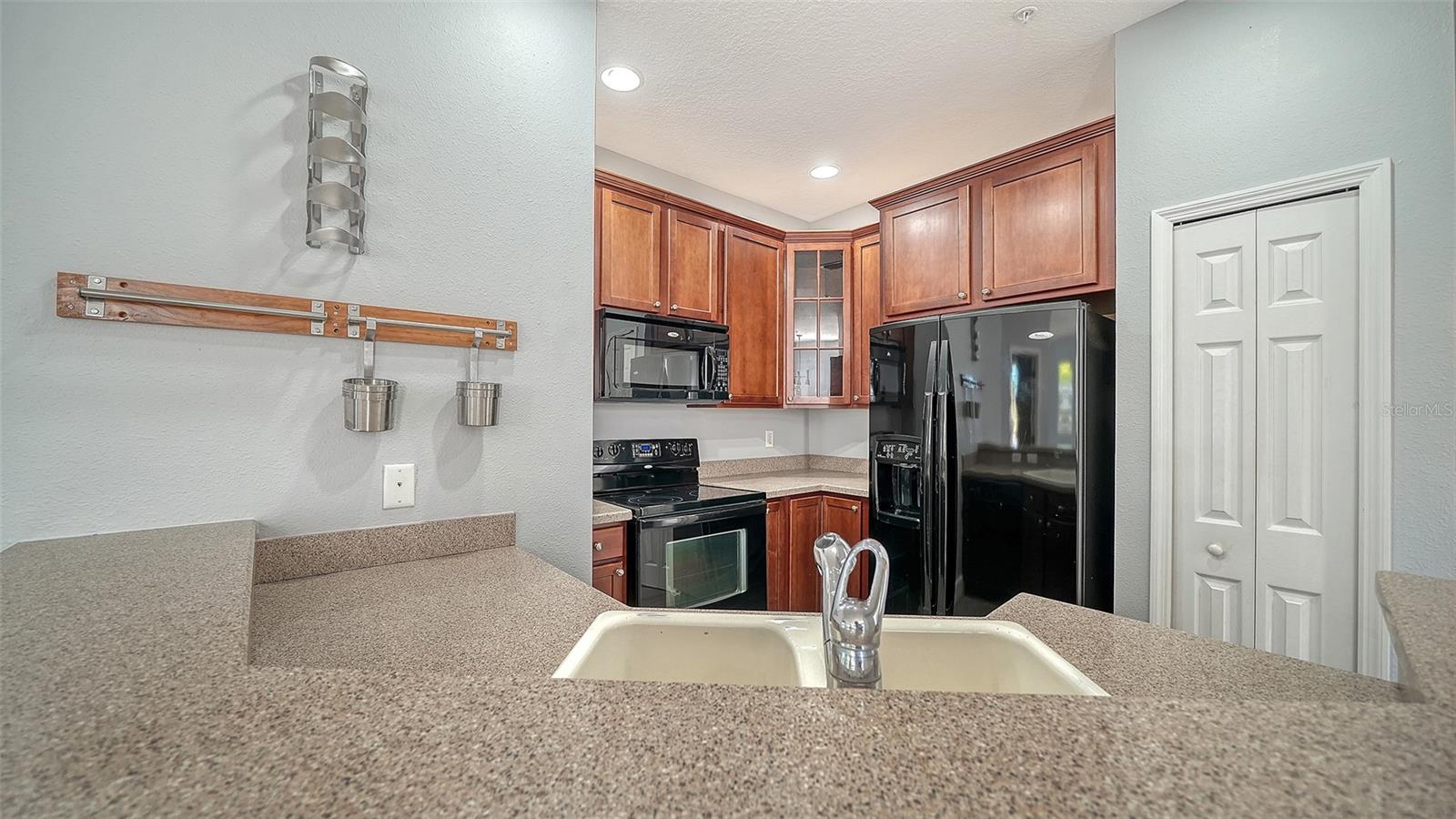 Image 11 of 35 For 7983 Limestone Lane 14-201