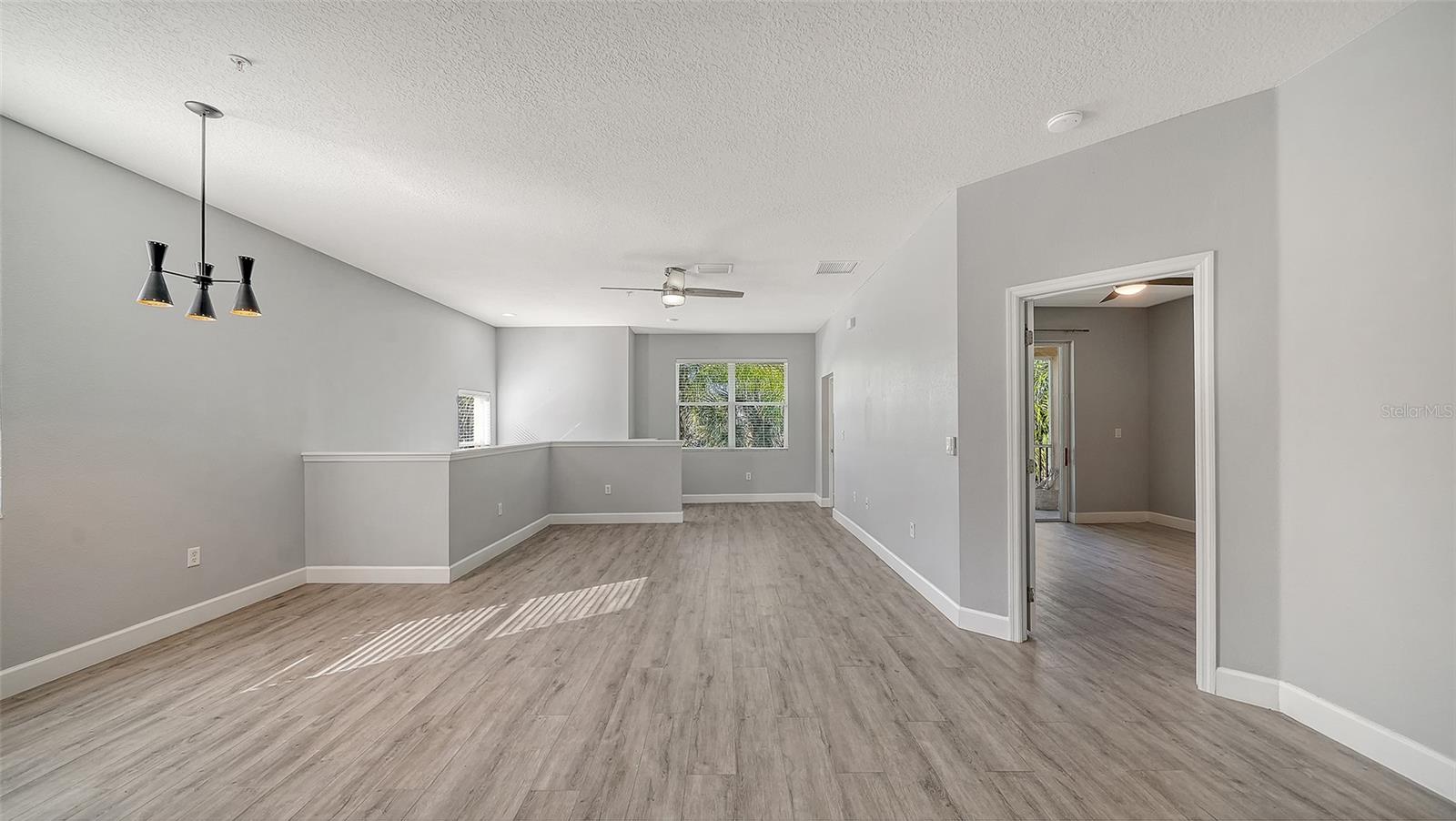 Image 13 of 35 For 7983 Limestone Lane 14-201