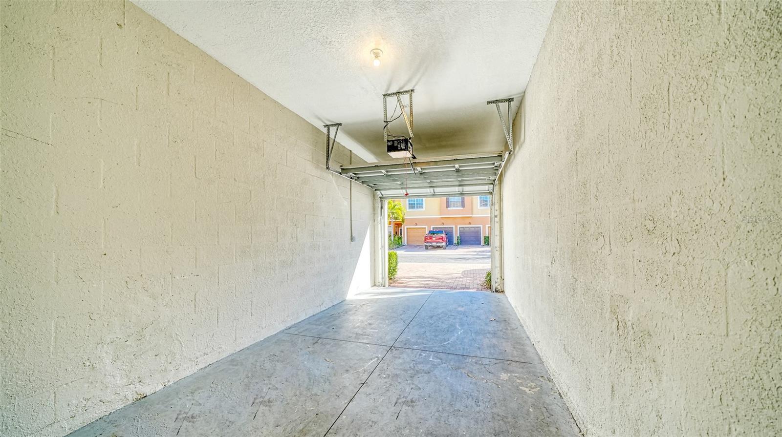 Image 26 of 35 For 7983 Limestone Lane 14-201