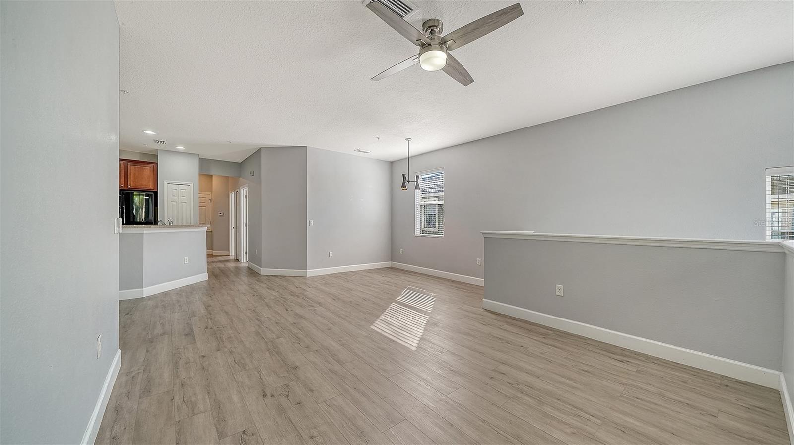 Image 9 of 35 For 7983 Limestone Lane 14-201